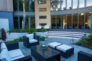 curved garden design